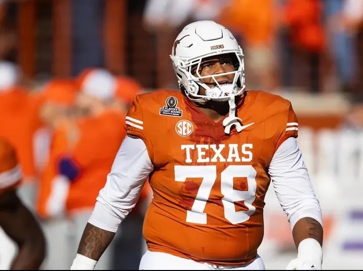 Teenage Prodigy Defies Expectations: Texas Longhorns Lineman's ...